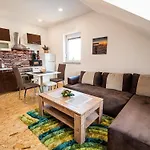 Modern And Vibrant Apartamento Liubliana