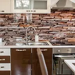 Modern And Vibrant شقة