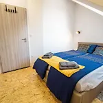 Modern And Vibrant شقة *