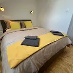 Modern And Vibrant Apartamento Liubliana